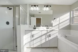 14300 Montverd Ct, Centreville, VA 20121 - Photo 22