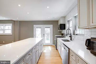 3923 Forest Grove Drive, Annandale, VA 22003 - Photo 12