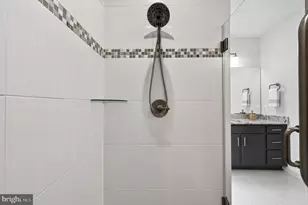 151 Center S, Vienna, VA 22180 - Photo 40