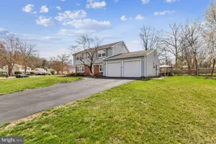 13140 Madonna Ln, Fairfax, VA 22033 - Photo 2