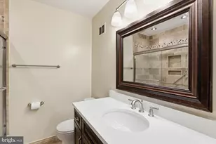 7220 Brookcrest Pl, Annandale, VA 22003 - Photo 16