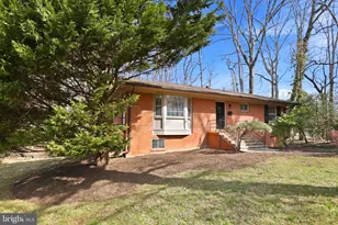 7220 Brookcrest Pl, Annandale, VA 22003 - Photo 2