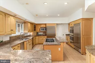 532 Walker Rd, Great Falls, VA 22066 - Photo 24