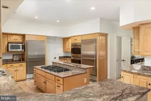 532 Walker Rd, Great Falls, VA 22066 - Photo 30