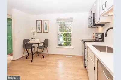 5756 Walnut Wood Ln Lane, Burke, VA 22015 - Photo 6