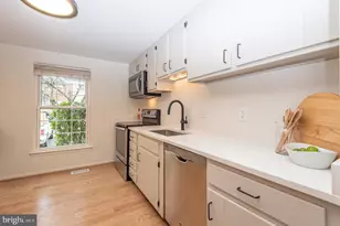 5756 Walnut Wood Ln Ln, Burke, VA 22015 - Photo 28