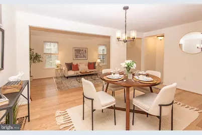 5756 Walnut Wood Ln Lane, Burke, VA 22015 - Photo 2