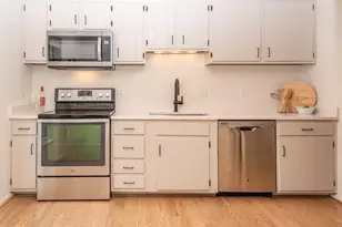 5756 Walnut Wood Ln Ln, Burke, VA 22015 - Photo 4