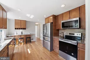 7803 Fieldcrest Ct, Falls Church, VA 22042 - Photo 6