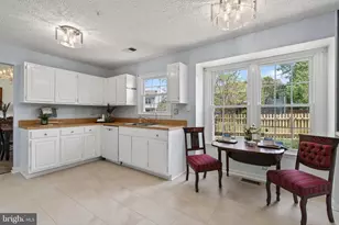 13400 Catoctin Ct, Herndon, VA 20170 - Photo 16