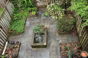 229 Commons Dr NW, Vienna, VA 22180 - Photo 2