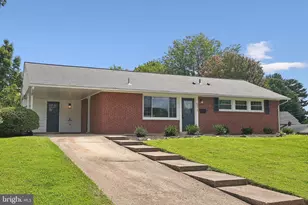 5317 Oldcastle Ln, Springfield, VA 22151 - Photo 2