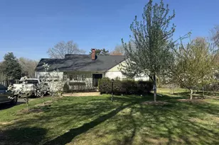 4418 Gilbertson Rd, Fairfax, VA 22032 - Photo 2