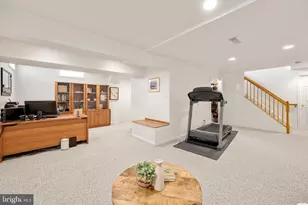 8805 Aquary Ct, Springfield, VA 22153 - Photo 28