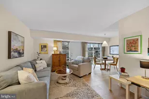 4909 Americana Dr, Annandale, VA 22003 - Photo 2