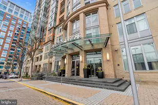 8220 Crestwood Heights Dr, McLean, VA 22102 - Photo 2