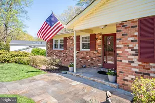 8709 Powder Horn Rd, Springfield, VA 22152 - Photo 10