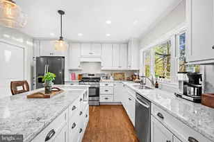 2722 Woodley Pl, Falls Church, VA 22046 - Photo 14