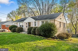 2722 Woodley Pl, Falls Church, VA 22046 - Photo 6