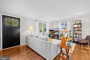 2722 Woodley Pl, Falls Church, VA 22046 - Photo 10