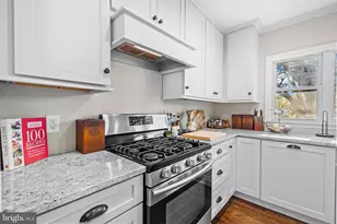 2722 Woodley Pl, Falls Church, VA 22046 - Photo 16