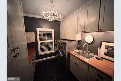 9217 Jeffery Road, Great Falls, VA 22066 - Photo 22