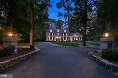 9217 Jeffery Road, Great Falls, VA 22066 - Photo 2