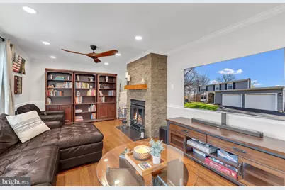 8271 Raindrop Way, Springfield, VA 22153 - Photo 10