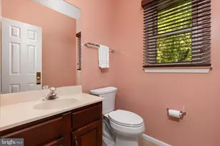 408 Woodgrove Ct, Herndon, VA 20170 - Photo 20