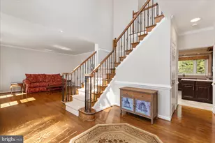 408 Woodgrove Ct, Herndon, VA 20170 - Photo 4