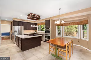 408 Woodgrove Ct, Herndon, VA 20170 - Photo 14