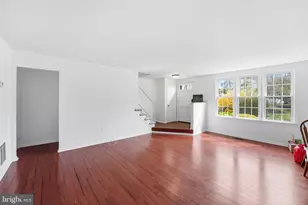 2432 Windbreak Dr, Alexandria, VA 22306 - Photo 4