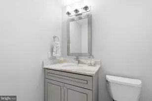 2525 Flint Hill Rd, Vienna, VA 22181 - Photo 36