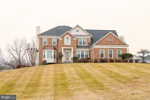 10805 Piney Pond Dr, Great Falls, VA 22066 - Photo 92