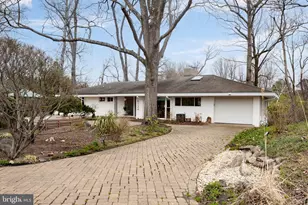 6124 Beachway Dr, Falls Church, VA 22041 - Photo 2