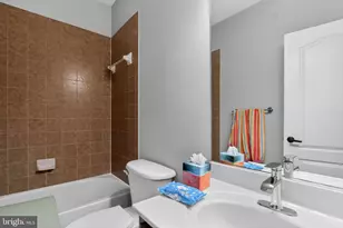 4633 Carisbrooke Ln, Fairfax, VA 22030 - Photo 18