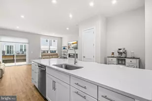 2433 Liberty Loop, Herndon, VA 20171 - Photo 8