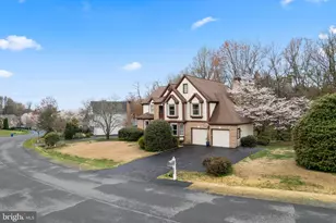 11670 Gilman Ln, Herndon, VA 20170 - Photo 2