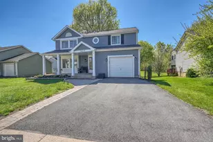 3869 Beech Down Dr, Chantilly, VA 20151 - Photo 2