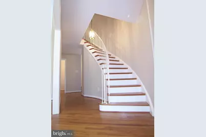 8502 Lakinhurst Lane, Springfield, VA 22152 - Photo 16