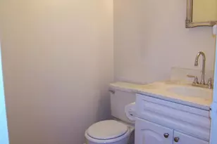 8502 Lakinhurst Ln, Springfield, VA 22152 - Photo 14