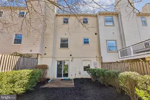 3093 Winter Pine Ct, Fairfax, VA 22031 - Photo 16