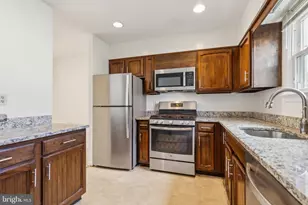 3093 Winter Pine Ct, Fairfax, VA 22031 - Photo 4