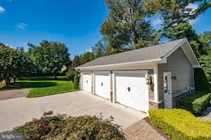 217 Pleasant St SW, Vienna, VA 22180 - Photo 6