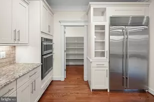 217 Pleasant St SW, Vienna, VA 22180 - Photo 18