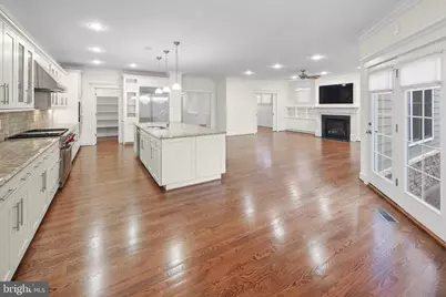 217 Pleasant Street SW, Vienna, VA 22180 - Photo 22