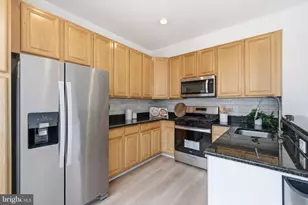4067 Fountainside Ln, Fairfax, VA 22030 - Photo 16