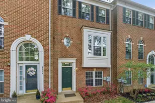 4067 Fountainside Ln, Fairfax, VA 22030 - Photo 2