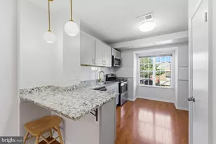 4225 Sauterne Ct, Chantilly, VA 20151 - Photo 6