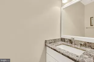 11806 Green Look Pl, Fairfax, VA 22033 - Photo 18